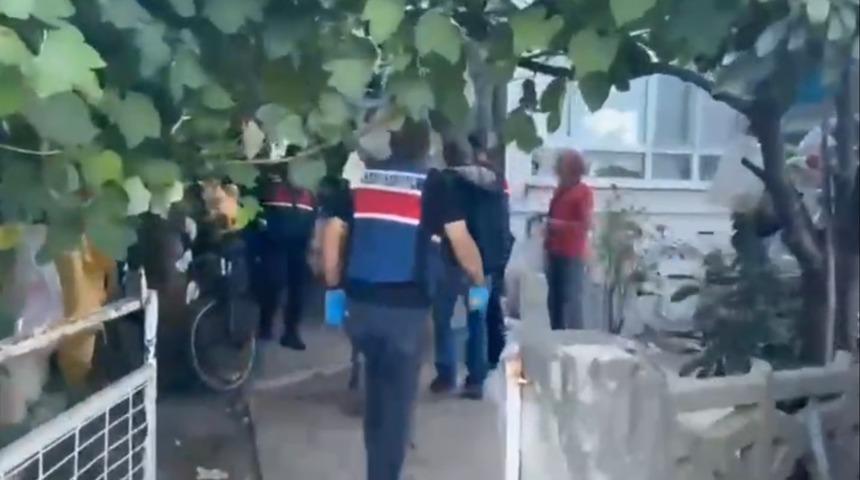 Sakarya'da uyuşturucu ve ka&ccedil;ak&ccedil;ılık operasyonu: 2 tutuklama