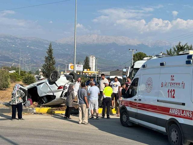 Seydikemer’de tır ile otomobil çarpıştı: 4 yaralı 3