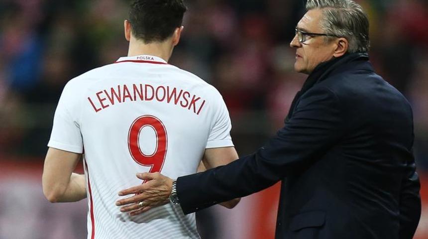 Polonya Adam Nawalka ile yollarını ayıracak!