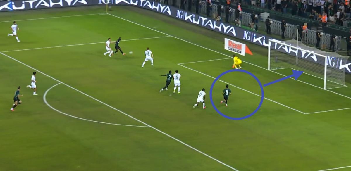 Kocaelispor-Amedspor ma&ccedil;ında trib&uuml;nleri ayağa kaldıran an! 1