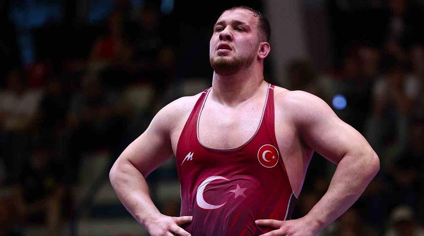 Hakan B&uuml;y&uuml;k&ccedil;ıngıl&rsquo;dan Akdeniz Oyunları&rsquo;nda altın madalya