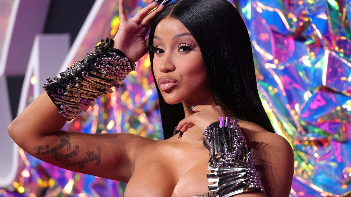 Cardi B çanta koleksiyonunu paylaştı: 2,1milyon TL'lik çantası dikkat çekti - Magazin Haberleri