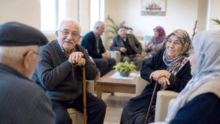Yaşlı nüfusu tarihi zirvede! 500 ilçeden daha kalabalık