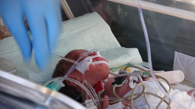 Helikopter ambulans kalp hastası bebek için havalandı
