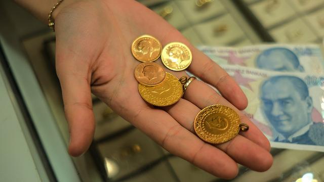 Altın fiyatları ne kadar oldu, düştü mü arttı mı? 25 Ağustos 2026 gram, çeyrek, Cumhuriyet altını