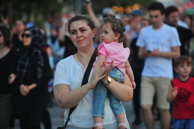 Bursa'da çocuk istismarına karşı 15 bin kişi yürüdü