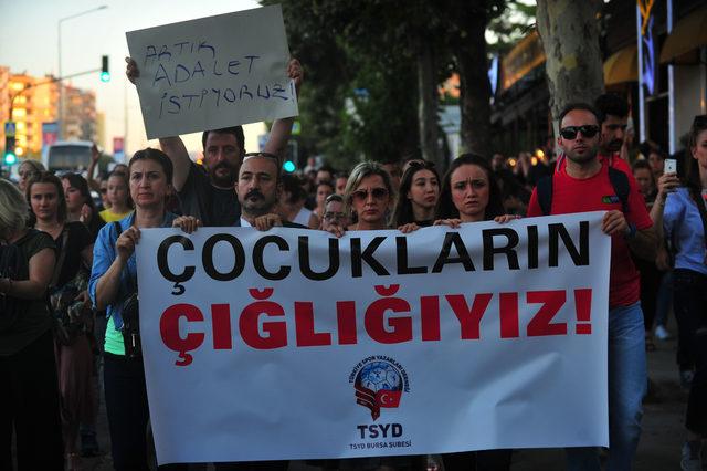Bursa'da çocuk istismarına karşı 15 bin kişi yürüdü