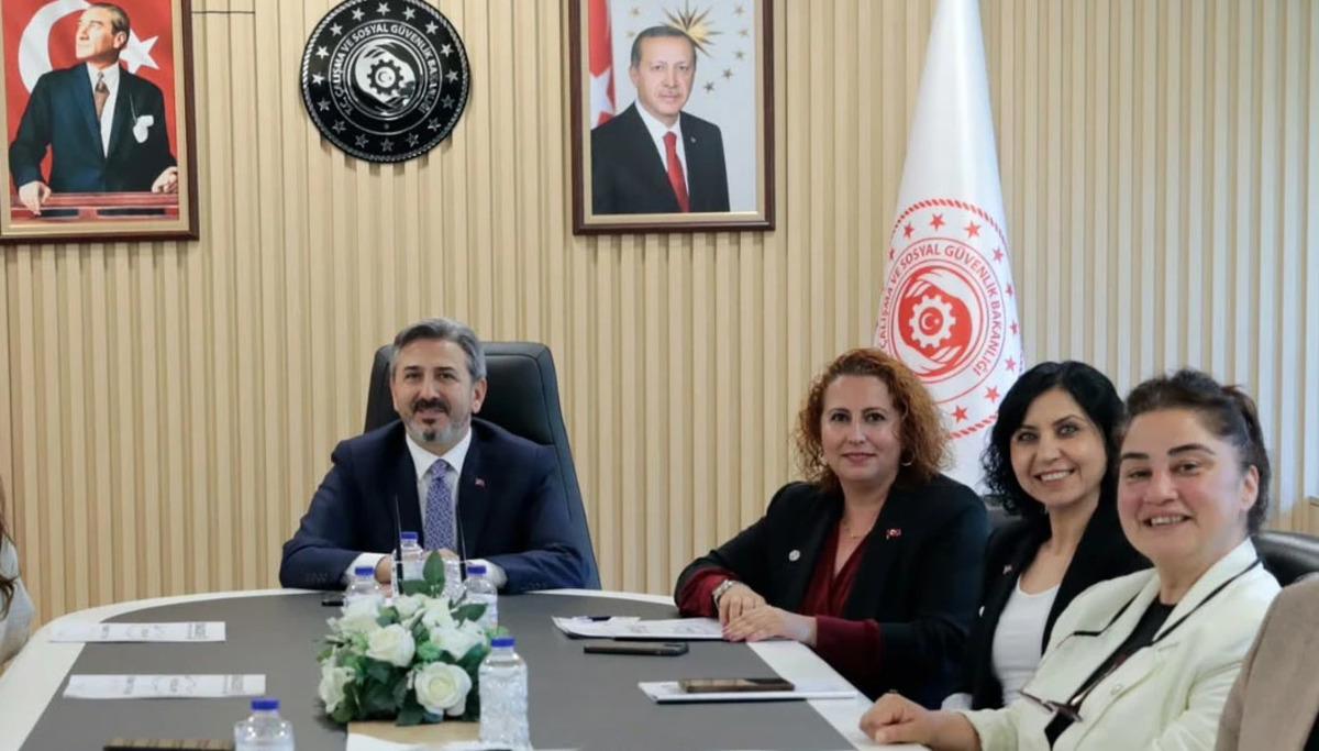 Kademeli emeklilik olacak mı? İlk kez görüştüler! 2027 yılı işaret edildi 2