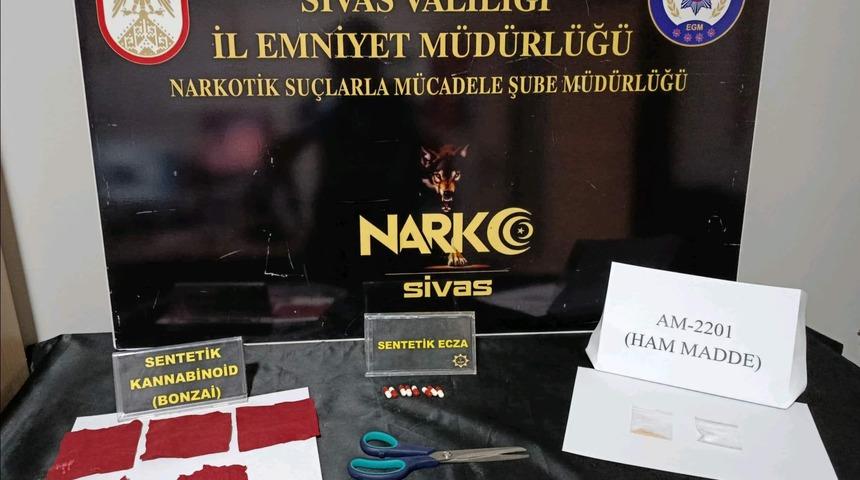 Sivas'ta uyuşturucu operasyonunda yakalanan 11 zanlıdan 3'&uuml; tutuklandı