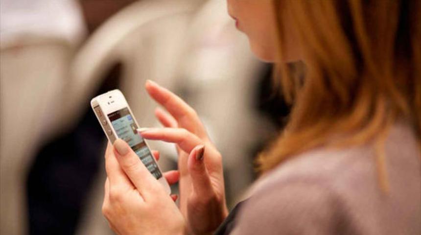 İstanbul'da iğren&ccedil; olay! 14 yaşındaki kızının telefonunu kontrol eden anne şoke oldu