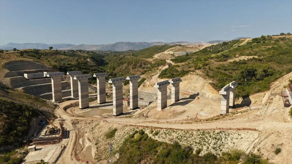 Bakan Uraloğlu a&ccedil;ıkladı: 2,5 saat s&uuml;ren yol 36 dakikaya d&uuml;ş&uuml;yor 3