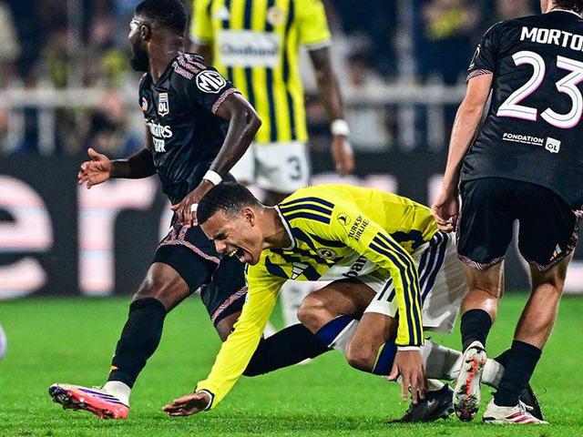 Fransızları Fenerbah&ccedil;e ma&ccedil;ı &ouml;ncesi korku sardı! Biletlerimizi iptal ettiler