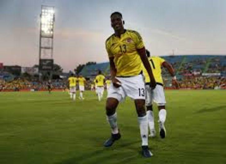  Kolombiyalı savunmacı dün akşam İngiltere'ye de gol atmayı başardı ve takımının tur şansını uzatmalara ve penaltılara taşımayı başardı. 