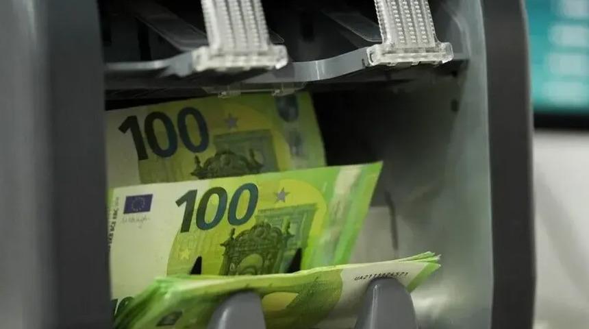 AB'den ikinci &ccedil;eyrekte 21,8 milyar avro dış ticaret a&ccedil;ığı