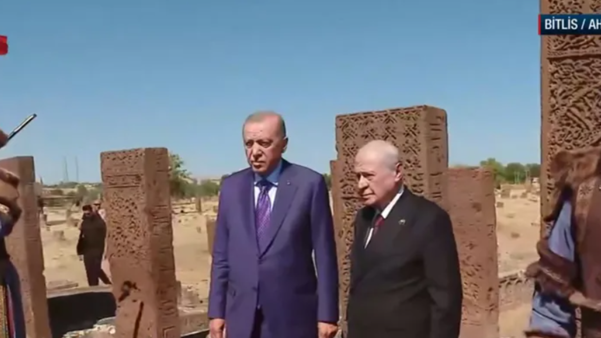 Cumhur İttifakı liderleri Ahlat'ta: Erdoğan ve Bahçeli'den dikkat çeken kare - Güncel Haberler