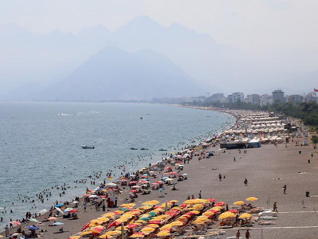 Antalya&rsquo;da nem bulutları kenti kapladı