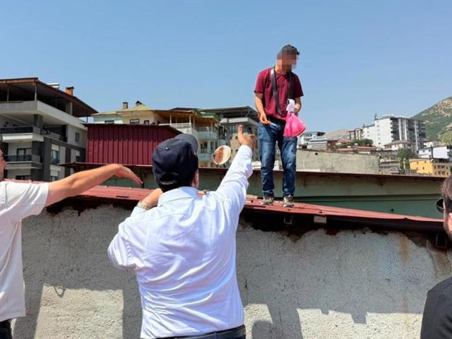 Şehir şehir dolaşıp intihar etmek istiyor!