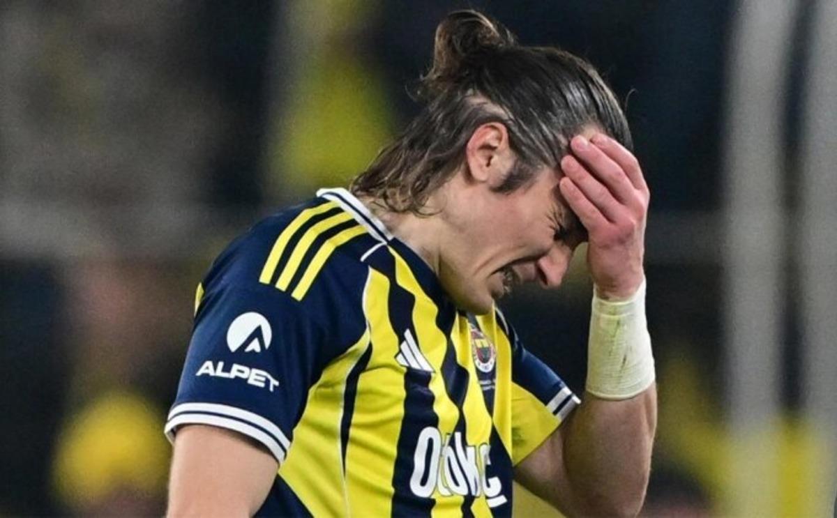 Tepkilere artık dayanamadı! Fenerbah&ccedil;eli yıldız Lyon ma&ccedil;ı &ouml;ncesi hesabını kapattı 3