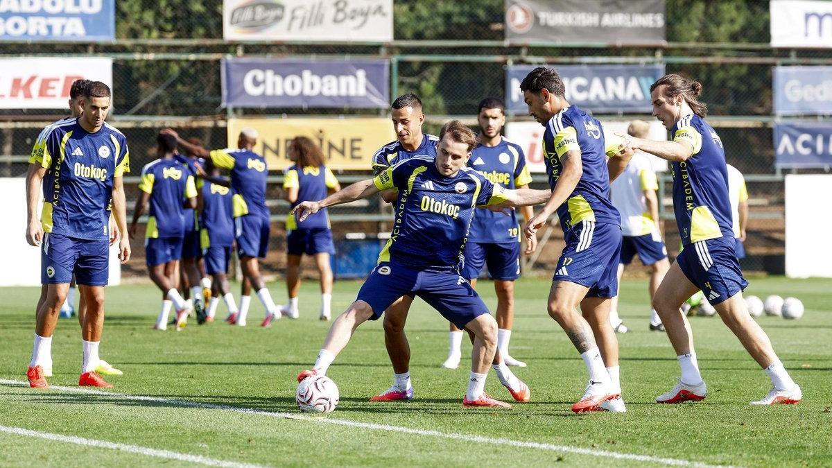 Tepkilere artık dayanamadı! Fenerbahçeli yıldız Lyon maçı öncesi hesabını kapattı - Fenerbahçe