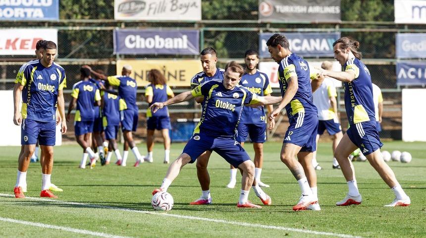 Tepkilere artık dayanamadı! Fenerbah&ccedil;eli yıldız Lyon ma&ccedil;ı &ouml;ncesi hesabını kapattı