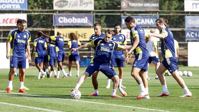 Tepkilere artık dayanamadı! Fenerbahçeli yıldız Lyon maçı öncesi hesabını kapattı