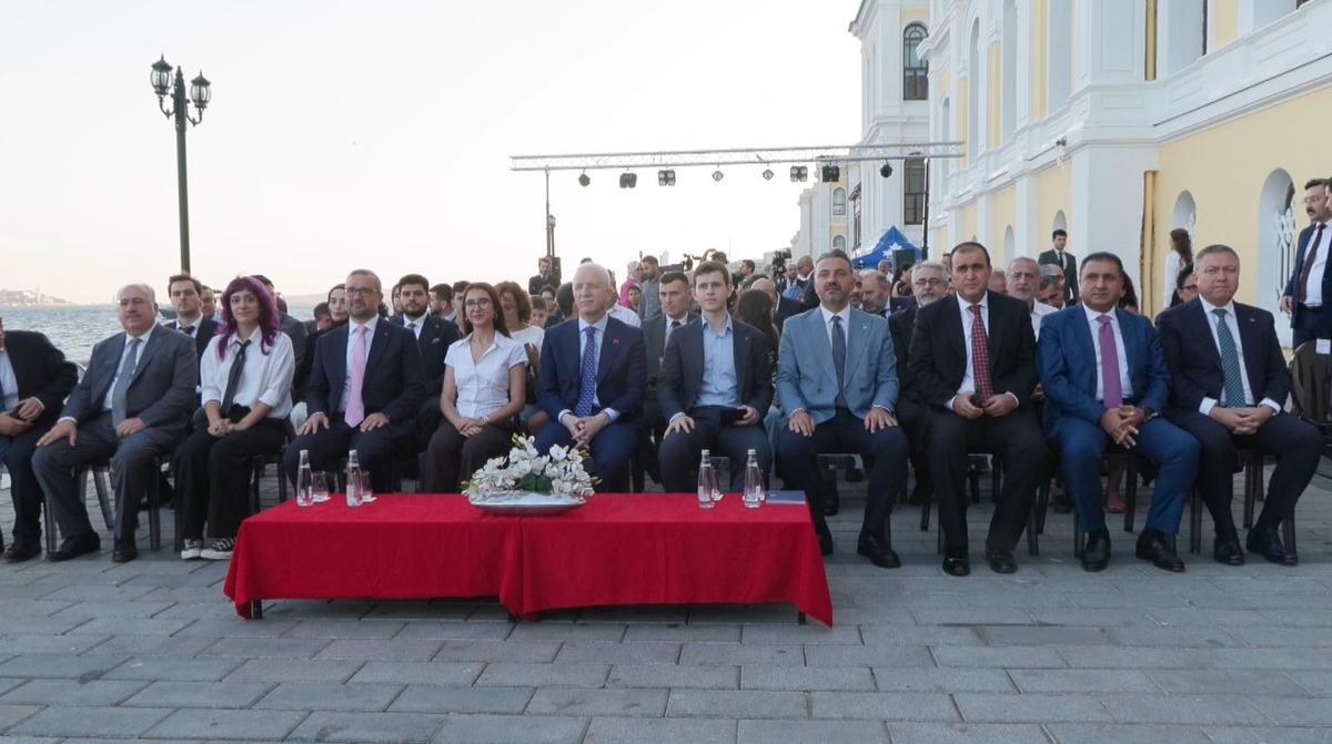 YKS Türkiye birincisi 3 öğrenciye büyük ödül: Togg hediye edildi 4
