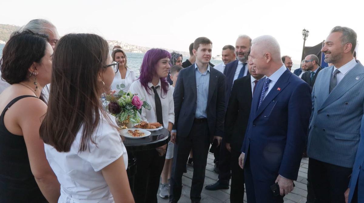 YKS Türkiye birincisi 3 öğrenciye büyük ödül: Togg hediye edildi 2