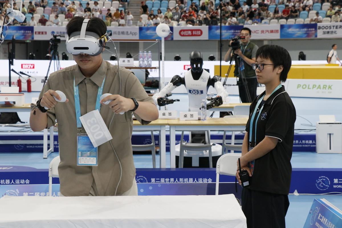 Robot Olimpiyatları ndan ilginç görüntüler! Usain Bolt’u geçtiler ama... 5