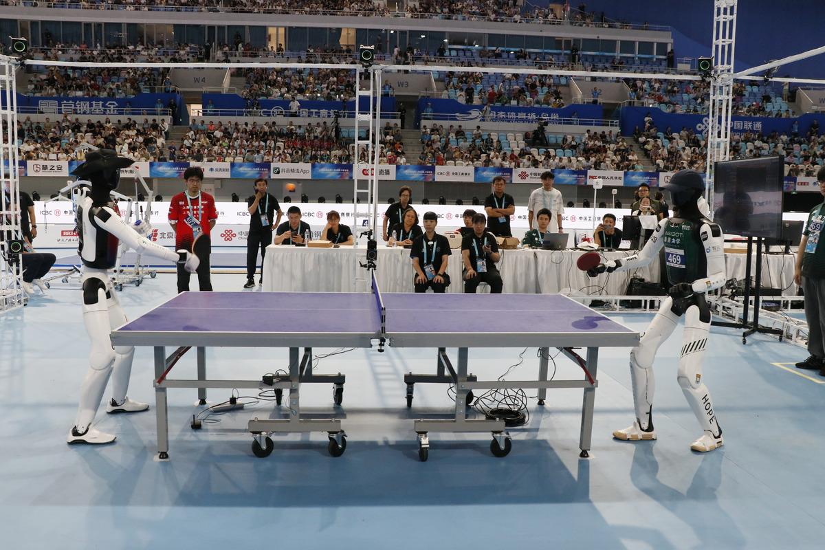 Robot Olimpiyatları ndan ilginç görüntüler! Usain Bolt’u geçtiler ama... 4