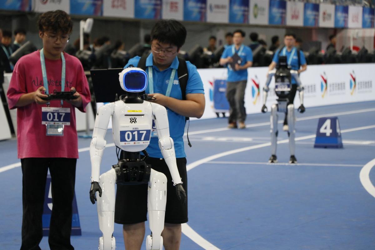 Robot Olimpiyatları ndan ilginç görüntüler! Usain Bolt’u geçtiler ama... 6