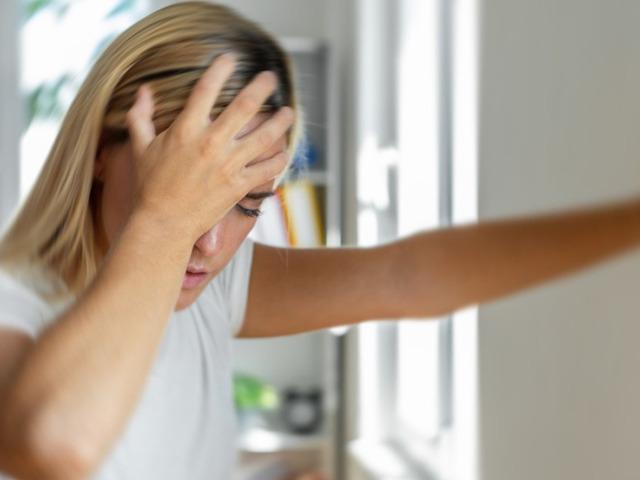 Kulak &ccedil;ınlaması beyin t&uuml;m&ouml;r&uuml; belirtisi mi? Uzman uyardı