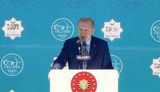 Cumhurbaşkanı Erdoğan, "Dost, d&uuml;şman anlasın" diyerek t&uuml;m d&uuml;nyaya mesaj verdi: "B&ouml;lgemizde tarih yeniden yazılıyor"