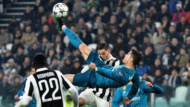 Geçen Nisan'da oynanan Şampiyonlar Ligi maçında Juve taraftarı, Ronaldo'yu rövaşata golü sonrası ayakta alkışlamıştı.