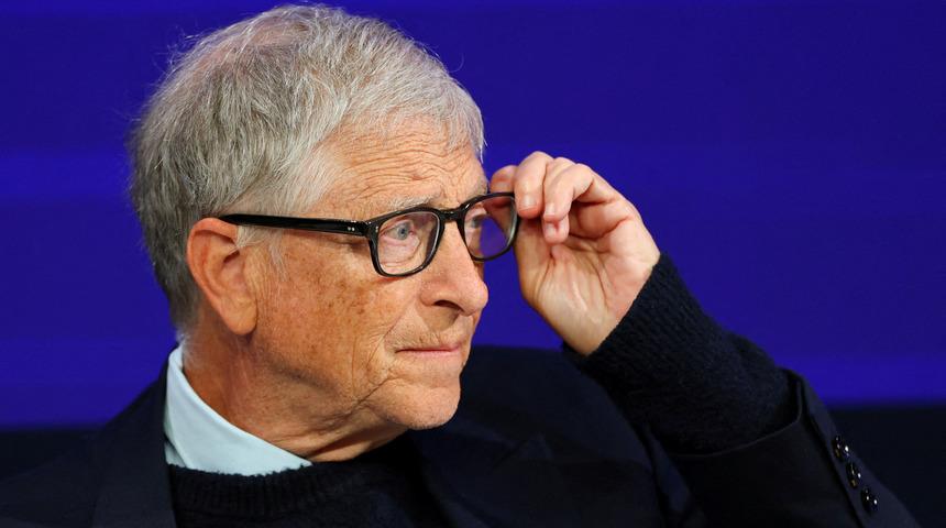 Bill Gates'ten yapay zek&acirc; alarmı: Xi Jinping'le g&ouml;r&uuml;şmek istiyor!