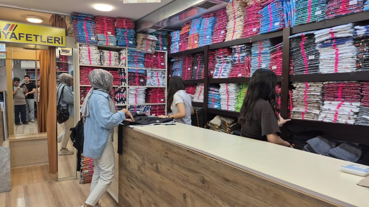 Veliler dikkat! Okul kıyafetlerinde yeni dönem başlıyor 1