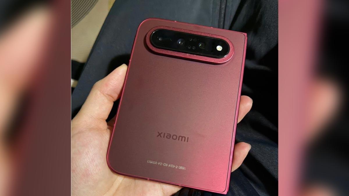 Xiaomi 18 Fold&rsquo;un ger&ccedil;ek g&ouml;r&uuml;nt&uuml;leri sızdırıldı: Tasarımı ortaya &ccedil;ıktı 2