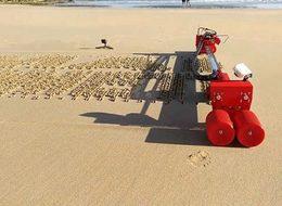 Plajda evlenme teklifi için yeni buluş: Kum yazıcısı