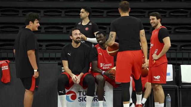 Milliler, Litvanya maçı hazırlıklarını sürdürdü