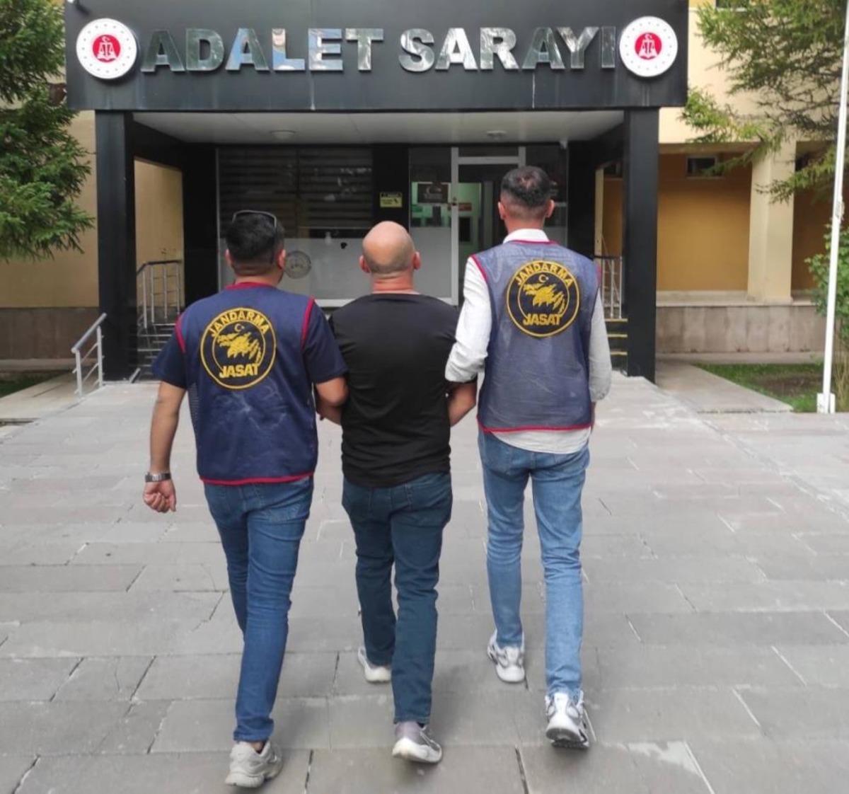 Bayburt&rsquo;ta 12 yıl 6 ay hapis cezası bulunan h&uuml;k&uuml;ml&uuml; yakalandı 1