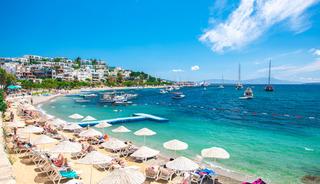 Tatil fiyatlarında b&uuml;y&uuml;k d&uuml;ş&uuml;ş geliyor: O iki aya dikkat