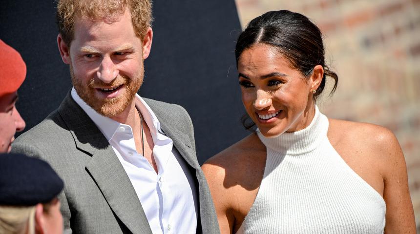 Prens Harry ve Meghan, 6 yıl sonra İngiltere'ye d&ouml;nd&uuml;