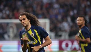 Guendouzi'den Lyon taraftarına olay hareket! Tansiyon y&uuml;kseldi