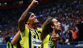 Fransızlar Fenerbah&ccedil;e'yi konuşuyor! Ma&ccedil; sonrası ortalık karıştı: "Lyon şaşkına d&ouml;nd&uuml;"