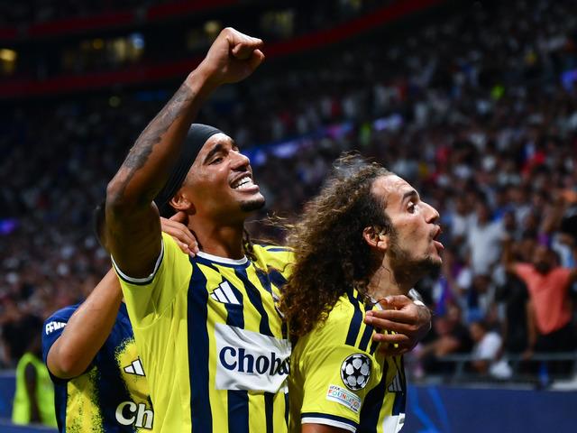 Fransızlar Fenerbah&ccedil;e'yi konuşuyor! Ma&ccedil; sonrası ortalık karıştı: "Lyon şaşkına d&ouml;nd&uuml;"