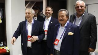 Son dakika: Soyunma odasını indi: O kararı a&ccedil;ıkladı