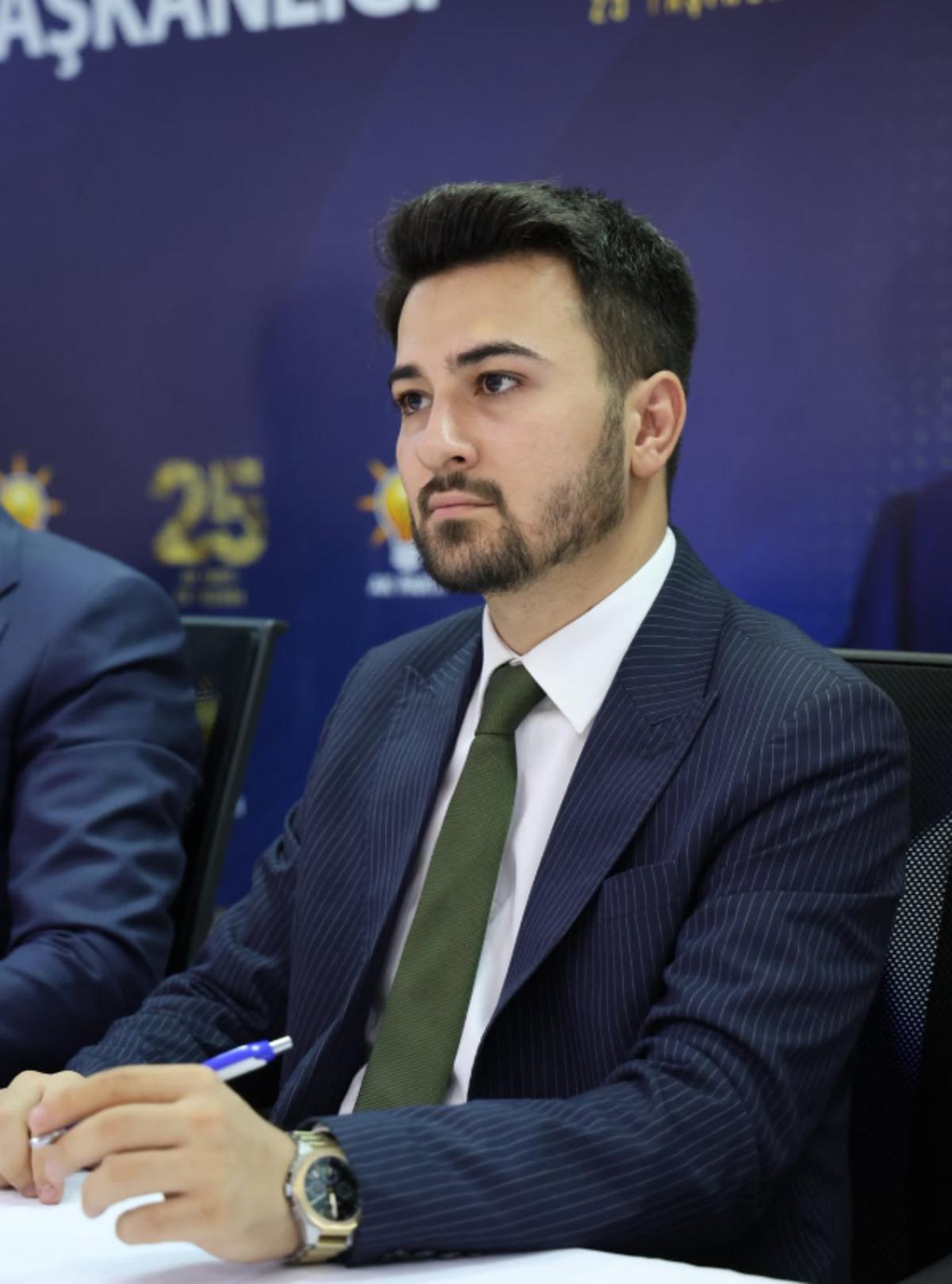 Lüks saat paylaşımı pahalıya patladı: AK Partili başkan istifa etti, Mehmet Kalyoncu dan açıklama geldi 1