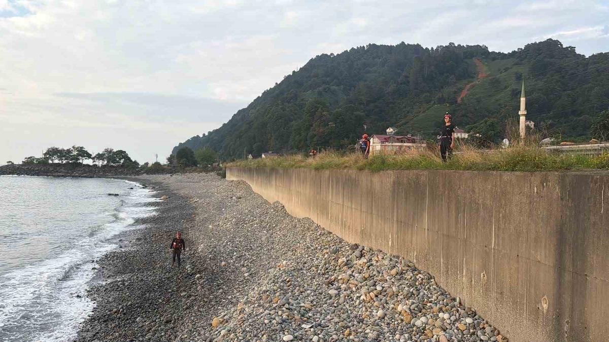 Rize’de kaybolan küçük çocuk için Artvin sahilinde arama başlatıldı - Mynet Yaşam