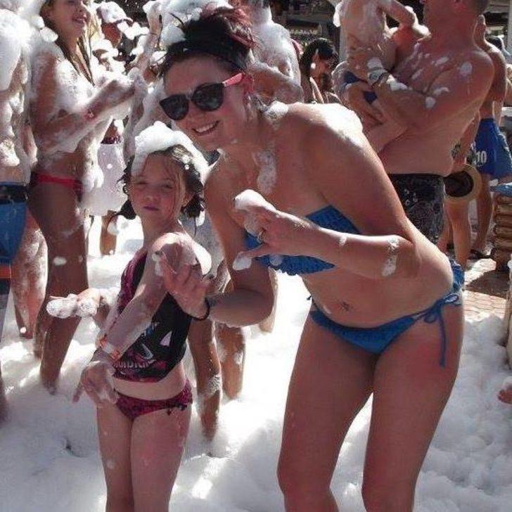 Bebekliklerinden beri şiddet görüyorlardı! Yıllar sonra annelerine bakın ne yaptılar? G4