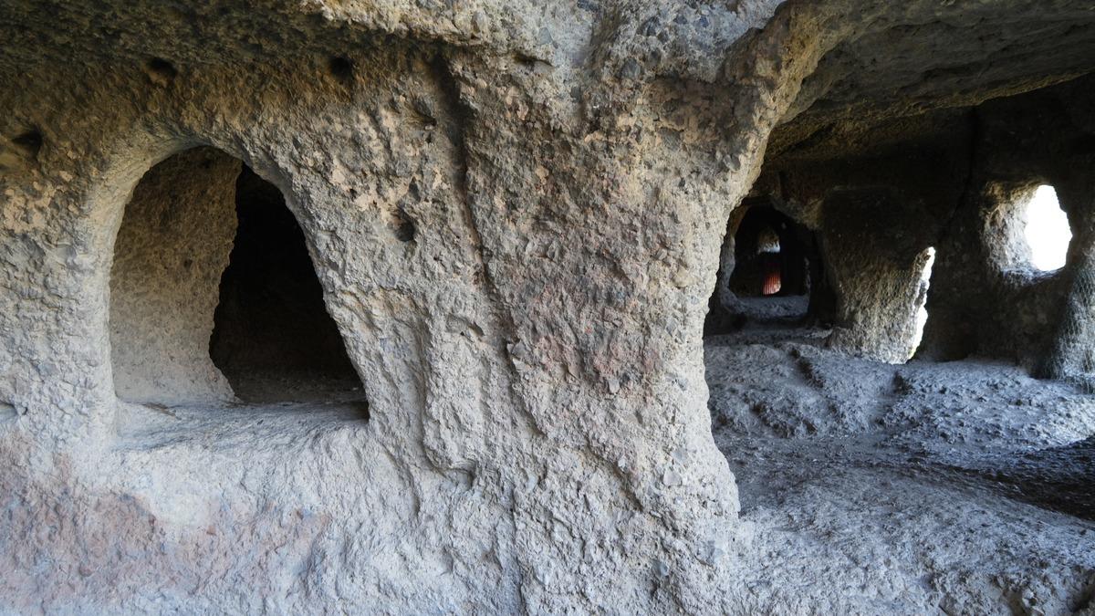 Tıpkı Ürgüp ve Göreme gibi: Başkent in saklı cenneti! Çay boyunca uzanıyor 1