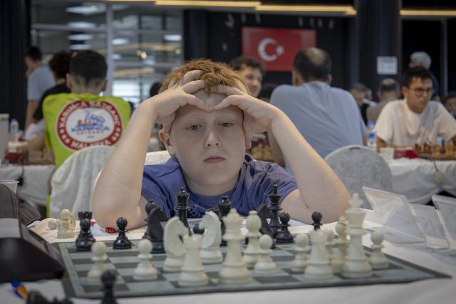 Malatya da 9. Uluslararası Altın Kayısı A&ccedil;ık Satran&ccedil; Turnuvası s&uuml;r&uuml;yor 5